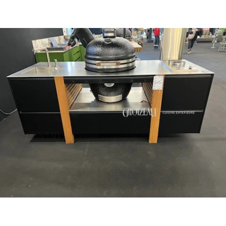 Cuisine extérieure noire, plan inox et pied teck